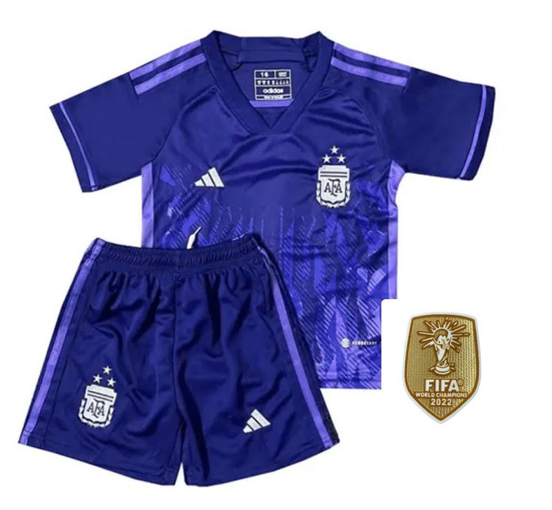 T-shirt e Pantaloncini per Bambino Argentina - 3 STELLE - 22/23 - CON TOPPA DEL CAMPIONE DELLA COPPA DEL MONDO